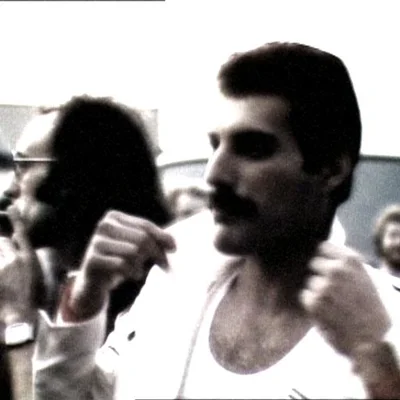 Queen On Fire at the Bowl-1